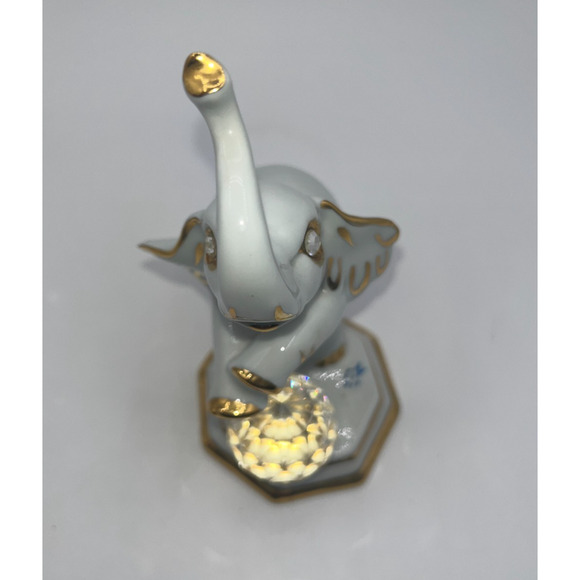 Vintage Capodimonte Elephant Balancing on Swarovski Crystal Ball Gold White Cute - Picture 14 of 16